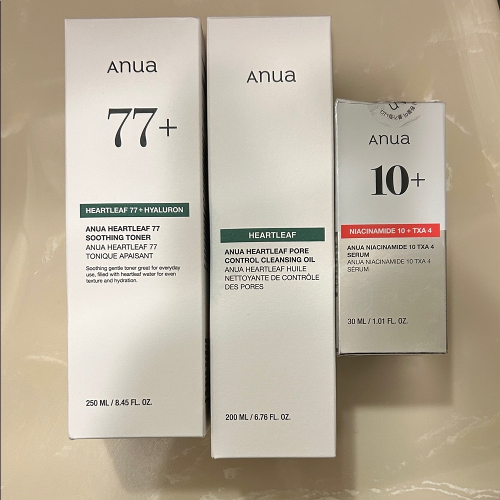 Anua Heartleaf 77+ Hyaluron Soothing Toner - White and Green
